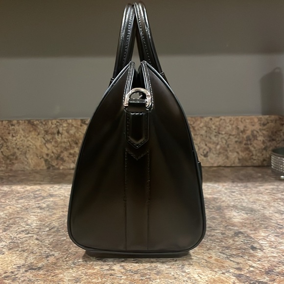 Givenchy Mini Antigona W/Lock - Picture 7 of 8